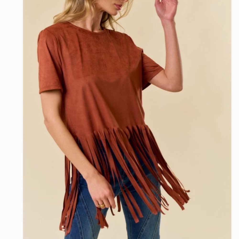 🍀 Saints N Hearts “ Tucson “ Saints N Hearts Faux Suede Top with Fringe 89 - Picture 4 of 7
